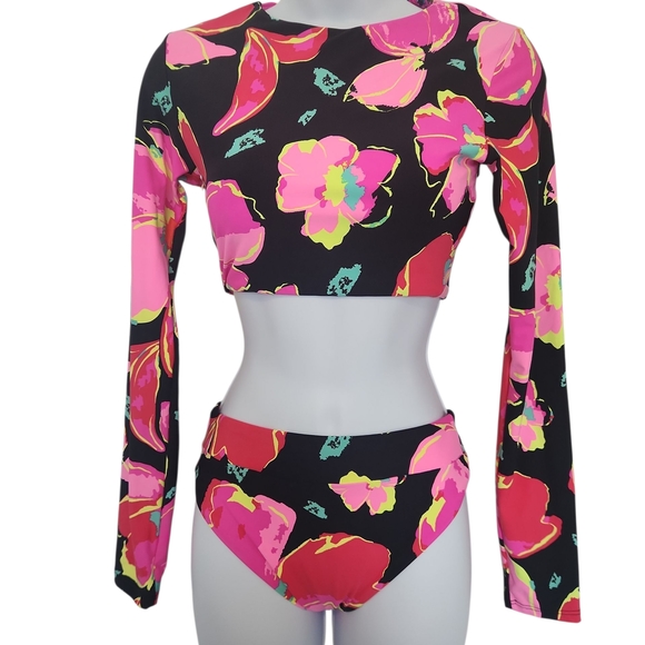 MAAJI Floral Crop top long sleeve Bikini Swimwear.Reversible bottom New With Tag - Picture 1 of 7